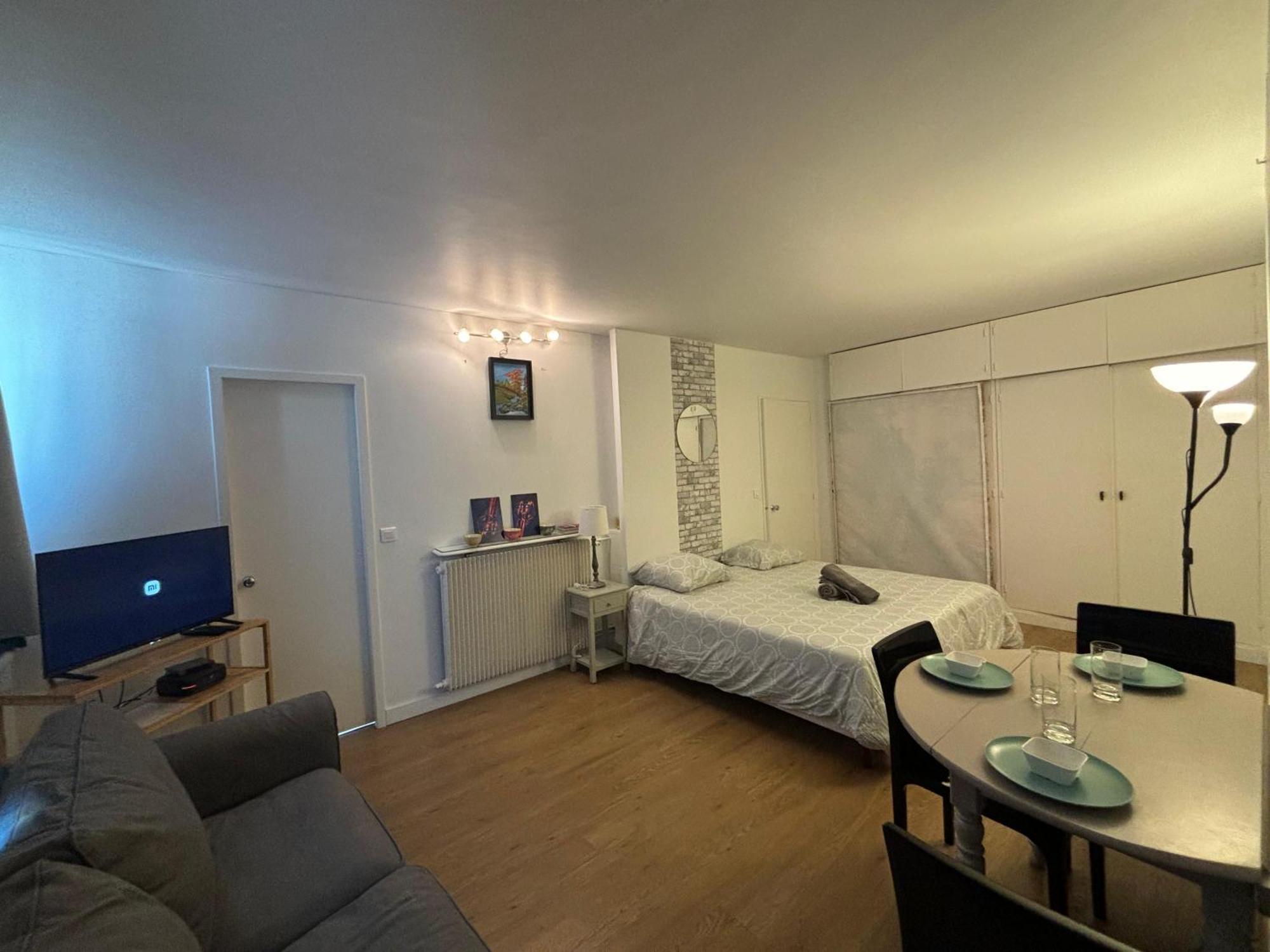 Appartement Des Champs Elysees Paris Bagian luar foto